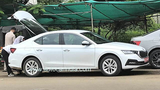 New Skoda Octavia spied undisguised in India ahead of launch