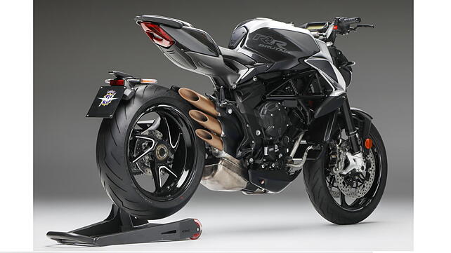 MV Agusta Brutale 800 Rear three-quarter