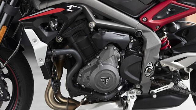 Triumph Street Triple R Action