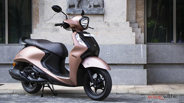 Yamaha Fascino 125 Right Front Three Quarter