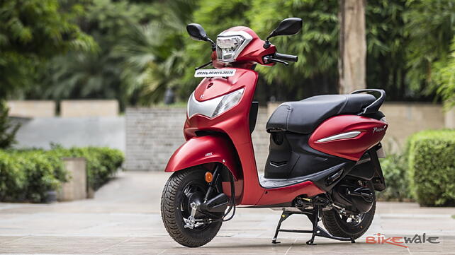 TVS Scooty Zest 110 Front Left Three-Quarter