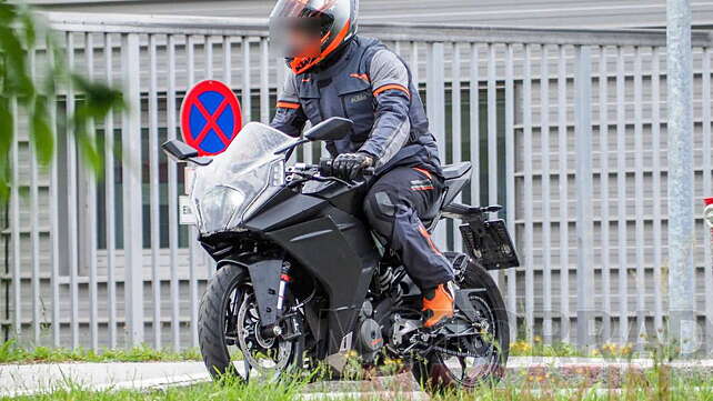 New KTM RC390 spotted on test; likely to be revealed this year
