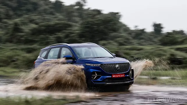 MG Hector Plus [2020-2023] Right Front Three Quarter