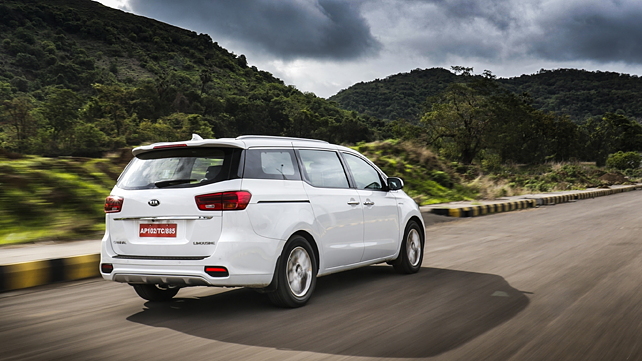 Kia Carnival real-world fuel efficiency figures revealed - CarWale