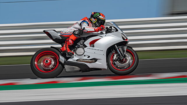 Ducati Panigale V2 to be launched in India tomorrow