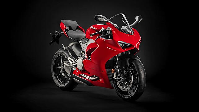 Ducati Panigale V2 Right Front Three Quarter