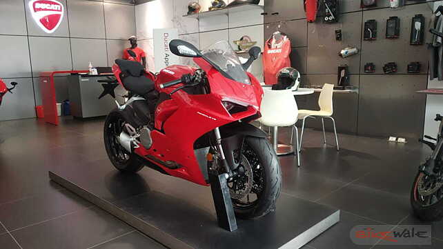 Ducati Panigale V2 Right Side