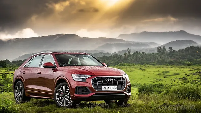 Audi Q8 [2020-2024] Right Front Three Quarter