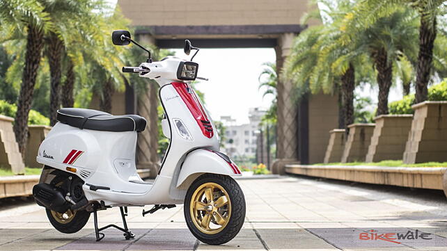 Vespa SXL 125 Front Right Three-Quarter