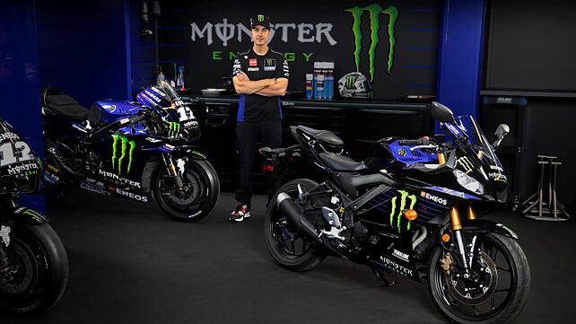 2021 Yamaha YZF-R3 Monster Energy MotoGP Edition: Image Gallery