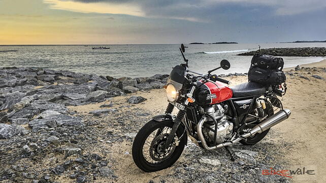 Royal Enfield Himalayan Front Left Three-Quarter