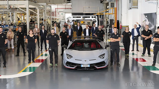 Lamborghini Aventador surpasses 10,000 units production milestone