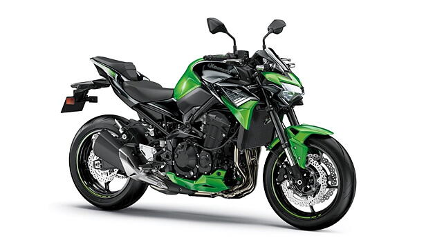 Kawasaki Z900 Right Front Three Quarter