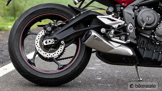 Triumph Street Triple R : First Ride Review - BikeWale