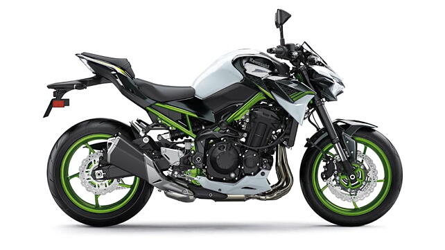 Kawasaki Z900 Left Side View