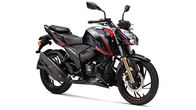 TVS Apache RTR 200 4V Right Front Three Quarter