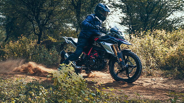 BMW G 310 GS Action