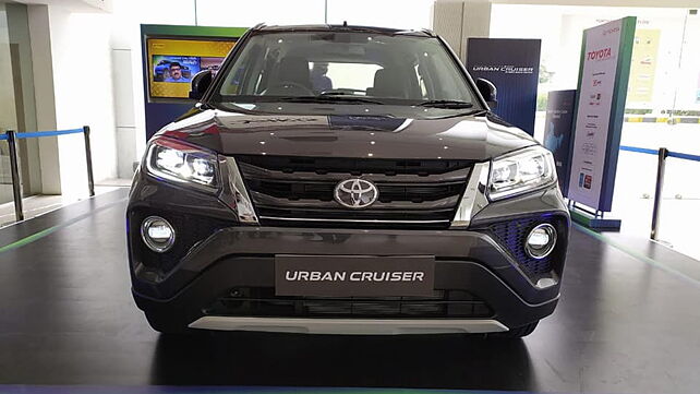 Toyota Urban Cruiser arrives at dealerships; deliveries begin