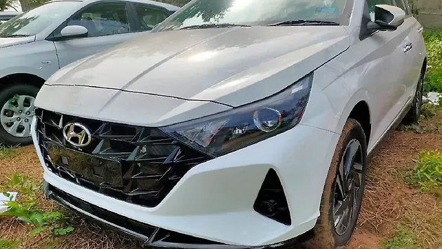 New Hyundai i20 spotted at dealerships ahead of launch New Hyundai i20 spotted at dealerships ahead of launch