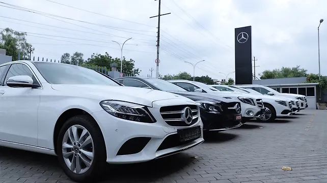 Mercedes-Benz delivers 550 cars during Navratri and Dassehra Mercedes-Benz delivers 550 cars during Navratri and Dassehra