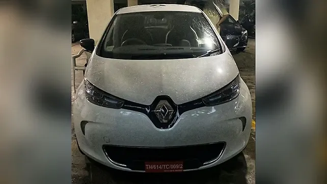रेनो ज़ोइ ईवी गाड़ी भारत में टेस्टिंग के दौरान आई नज़र रेनो ज़ोइ ईवी गाड़ी भारत में टेस्टिंग के दौरान आई नज़र