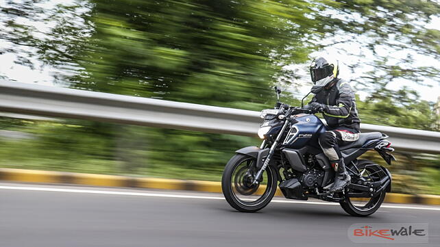 Yamaha MT 15 Action