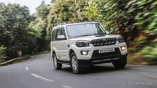 नवंबर महीने में महिंद्रा अल्टूरास G4, XUV500 और स्कॉर्पियो पर पाएं 3.06 लाख रुपए की भारी छूट नवंबर महीने में महिंद्रा अल्टूरास G4, XUV500 और स्कॉर्पियो पर पाएं 3.06 लाख रुपए की भारी छूट