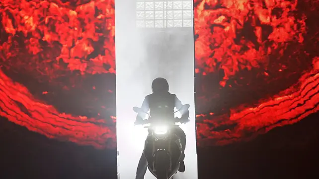 BMW to unveil two new streetbikes on 19 November BMW to unveil two new streetbikes on 19 November