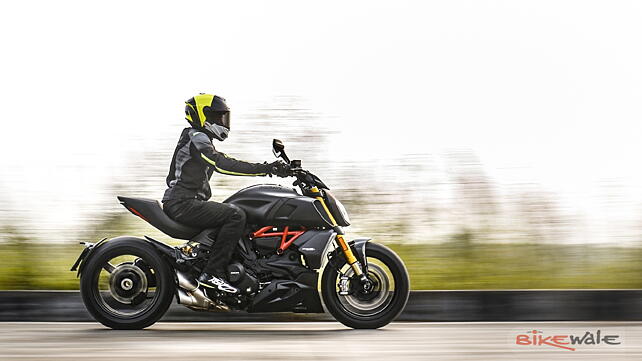 Ducati Diavel 1260 action