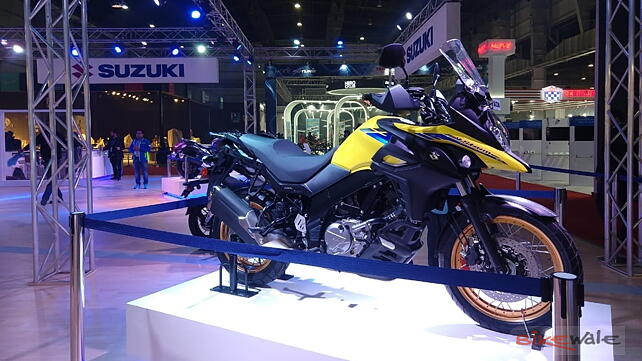 Suzuki V-Strom 650 XT Right Front Three Quarter