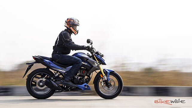 Honda Hornet Price - Mileage, Images, Colours | BikeWale