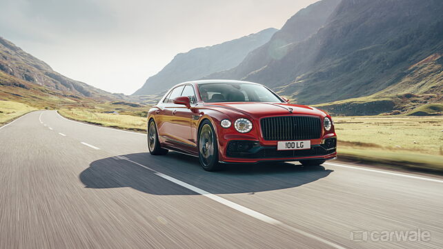 Bentley Flying Spur V8 debuts with 542bhp