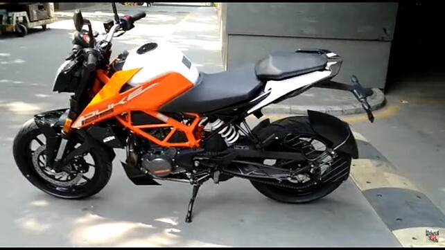 KTM 125 Duke Left Side View