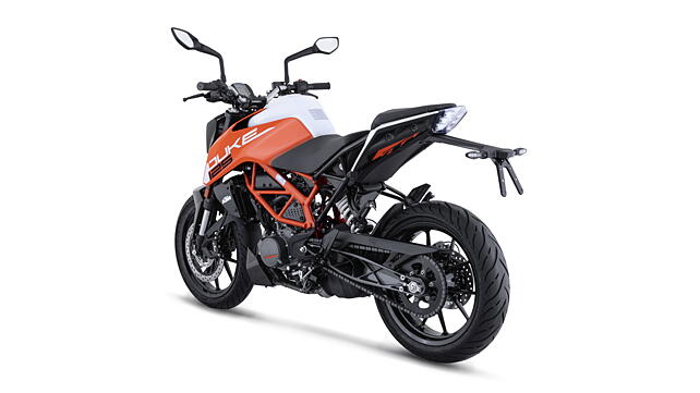 KTM 125 Duke Left Rear Three Quarter