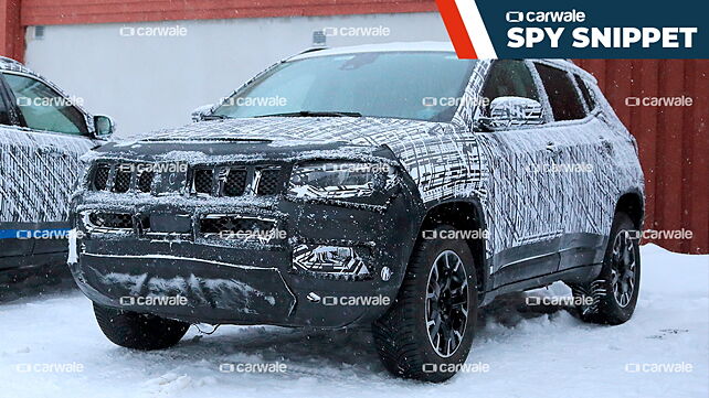 Jeep Compass facelift spied during winter testing