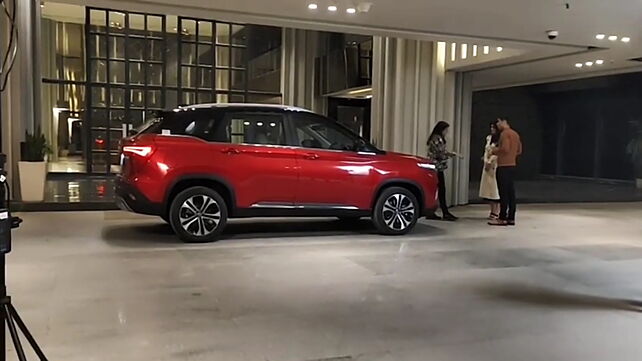 MG Hector facelift spied during TVC shoot