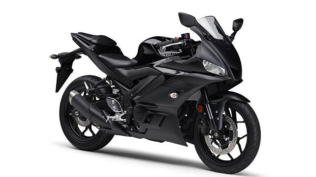 Yamaha YZF R3 Right Front Three Quarter