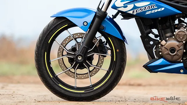 Suzuki Gixxer 250 Front Wheel Suzuki Gixxer 250 Front Wheel