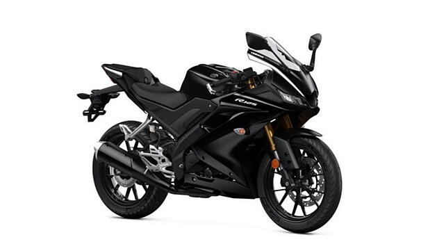 Yamaha YZF R15 V3 Right Front Three Quarter