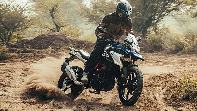 BMW G 310 R action