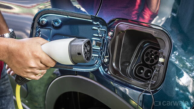 Tata Power, UNEP, and Central Railway join hands to set up EV charging points
