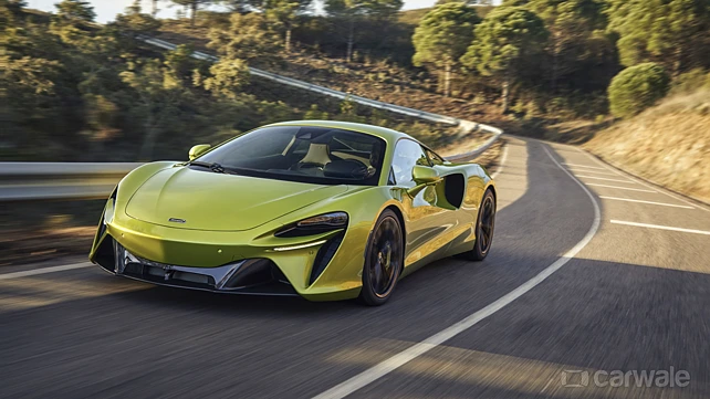 New 671bhp McLaren Artura plug-in hybrid supercar breaks cover - CarWale