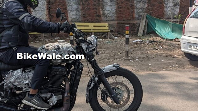 New Jawa Forty Two Scrambler spotted testing