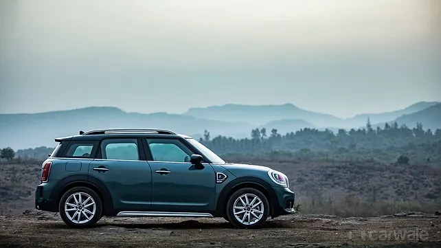 Mini Countryman Right Side View