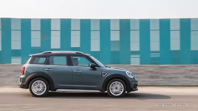 Mini Countryman Right Side View
