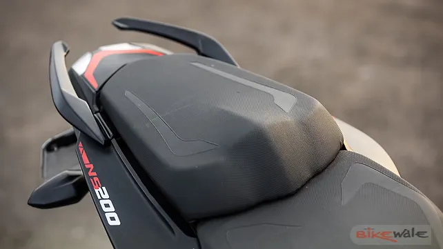 Bajaj Pulsar NS200 Seat