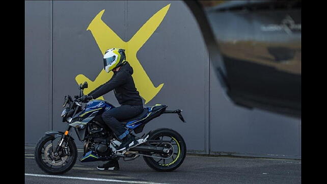 BMW F900R Left Side View