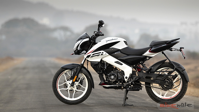 Bajaj Pulsar NS160 Price - Mileage, Images, Colours | BikeWale