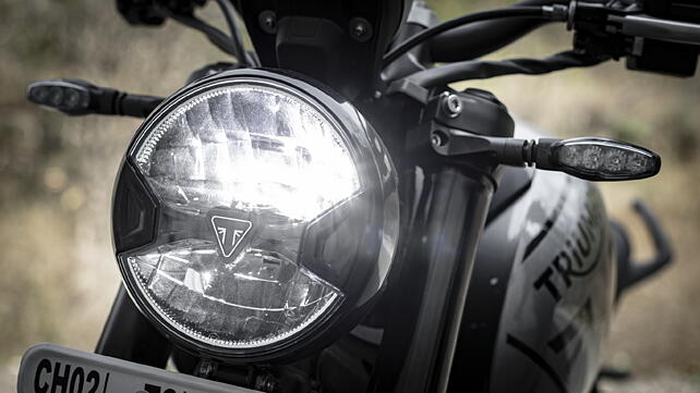 Triumph Trident 660 Head Light