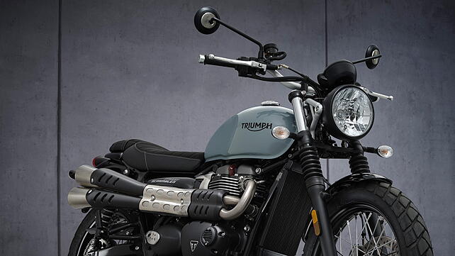 Triumph Street Scrambler Right Front Three Quarter